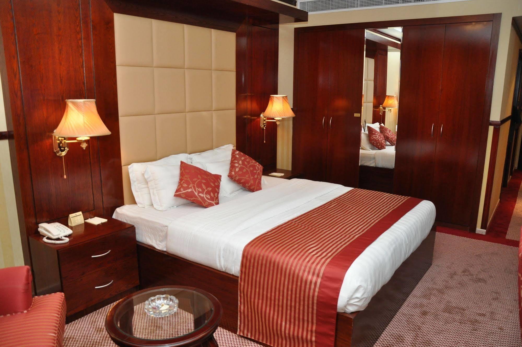Benta Grand Hotel Llc Dubai Exterior foto